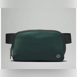 NEW LULULEMON EVERYWHERE BELT BAG MEDIUM FOREST/DARK FOREST